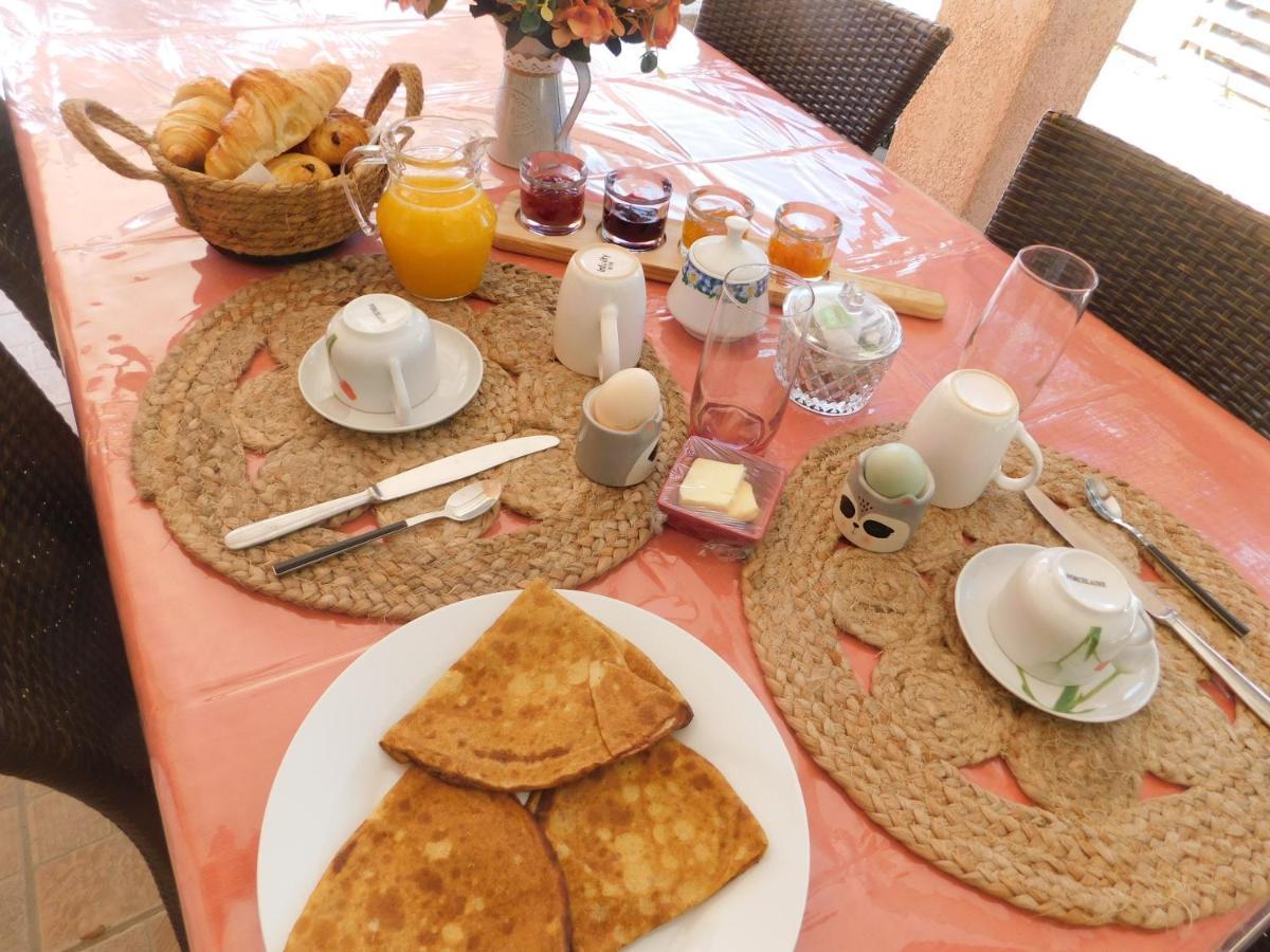 Bed and Breakfast Chez Marie Régusse Esterno foto